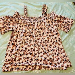 Adorable Melloday top!